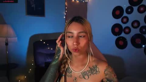 I AM JENN  online show from 02.21.25