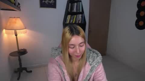 I AM JENN  online show from 11.13.25