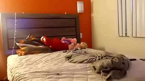 SnowBunny online show from 03.08.25