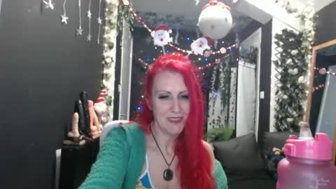 Snapshot of saucysky chatting on 12.24.24 SaucySky online show from 12.24.24