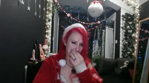Snapshot of saucysky chatting on 12.24.24 SaucySky online show from 12.24.24