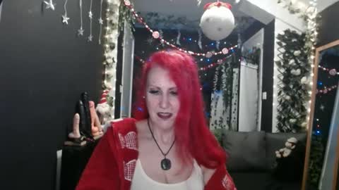 Snapshot of saucysky chatting on 12.25.24 SaucySky online show from 12.25.24