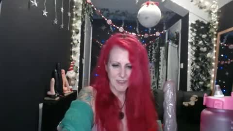 Snapshot of saucysky chatting on 12.28.24 SaucySky online show from 12.28.24