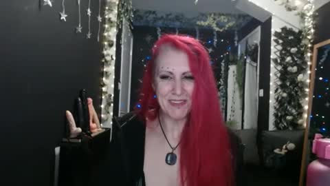 Snapshot of saucysky chatting on 01.11.25 SaucySky online show from 01.11.25