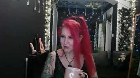 Snapshot of saucysky chatting on 01.11.25 SaucySky online show from 01.11.25