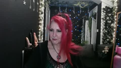 Snapshot of saucysky chatting on 01.12.25 SaucySky online show from 01.12.25