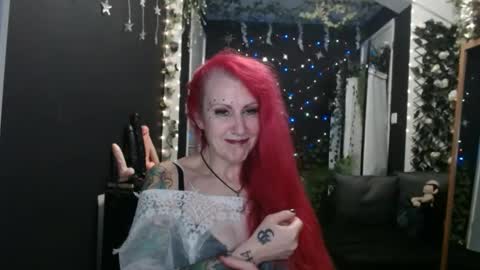 Snapshot of saucysky chatting on 01.14.25 SaucySky online show from 01.14.25