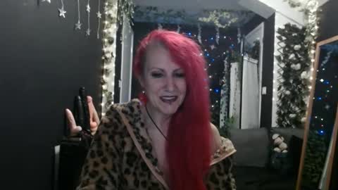 Snapshot of saucysky chatting on 01.19.25 SaucySky online show from 01.19.25