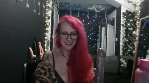 Snapshot of saucysky chatting on 01.19.25 SaucySky online show from 01.19.25