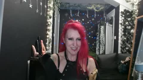 Snapshot of saucysky chatting on 02.02.25 SaucySky online show from 02.02.25