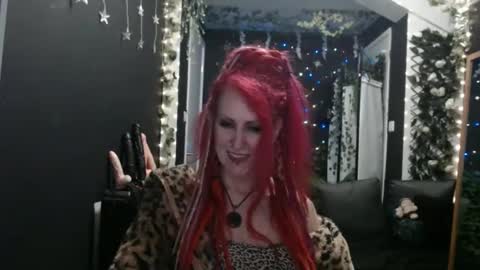 Snapshot of saucysky chatting on 02.08.25 SaucySky online show from 02.08.25