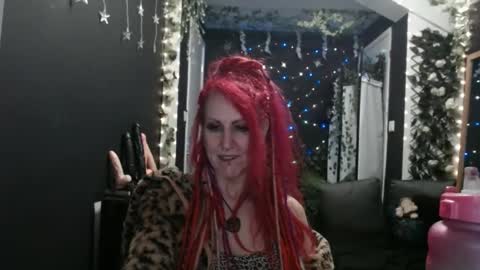 Snapshot of saucysky chatting on 02.08.25 SaucySky online show from 02.08.25