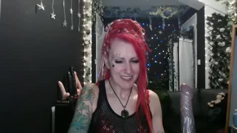 Snapshot of saucysky chatting on 02.15.25 SaucySky online show from 02.15.25