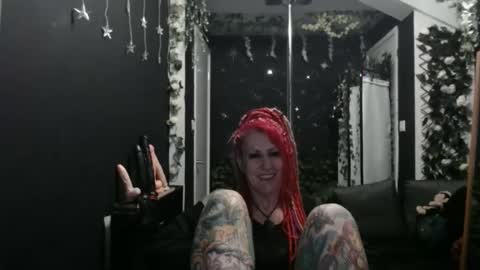 Snapshot of saucysky chatting on 02.16.25 SaucySky online show from 02.16.25