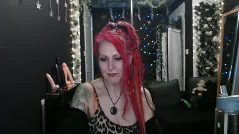 Snapshot of saucysky chatting on 02.25.25 SaucySky online show from 02.25.25