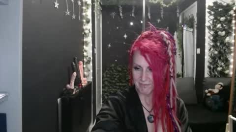 Snapshot of saucysky chatting on 09.08.25 SaucySky online show from 09.08.25