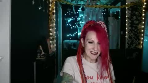 SaucySky online show from 10.11.25