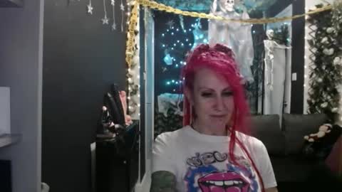 SaucySky online show from 10.21.25