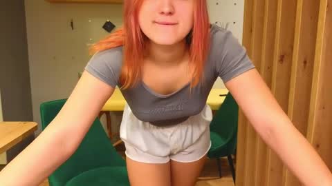 Snapshot of sav_anna chatting on 12.15.24 LUNA and ANNA    online show from 12.15.24