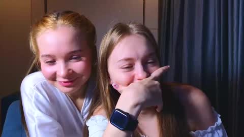 Snapshot of sav_anna chatting on 01.07.25 LUNA and ANNA    online show from 01.07.25