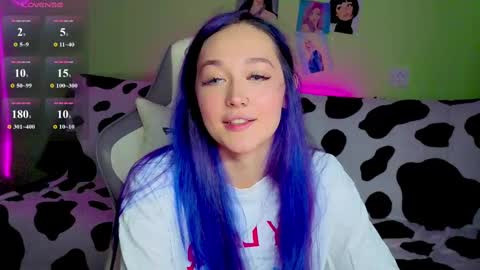 Snapshot of savage_lust_ chatting on 10.04.25 Ariel online show from 10.04.25