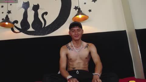 Snapshot of savagelover_ chatting on 10.25.25 SavageLover  online show from 10.25.25