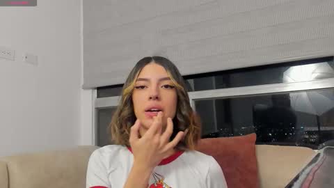 Snapshot of savagesweethearts chatting on 10.20.25 savagesweethearts online show from 10.20.25