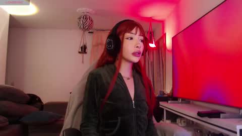 Snapshot of savanna_wallace chatting on 11.12.25 Savannaredhair 33 Angelebony33 online show from 11.12.25