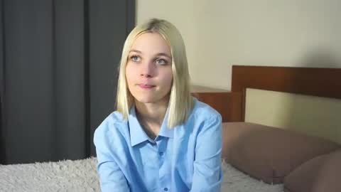 Snapshot of savannahshor chatting on 10.17.25 savannahshor online show from 10.17.25