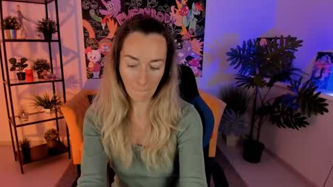 save the qween online show from 12.17.24