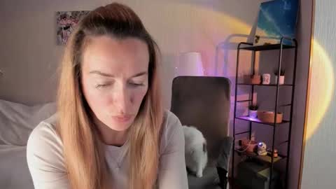 Snapshot of save_the_qween chatting on 09.30.25 save the qween online show from 09.30.25