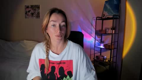 Snapshot of save_the_qween chatting on 10.09.25 save the qween online show from 10.09.25