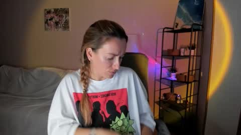 Snapshot of save_the_qween chatting on 10.10.25 save the qween online show from 10.10.25