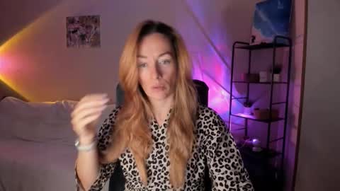 Snapshot of save_the_qween chatting on 10.23.25 save the qween online show from 10.23.25