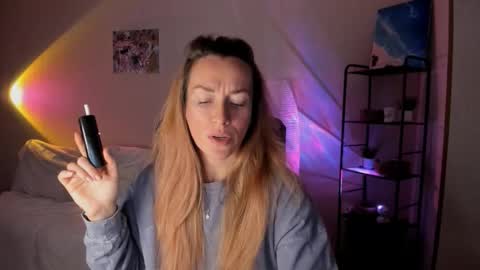 Snapshot of save_the_qween chatting on 10.26.25 save the qween online show from 10.26.25