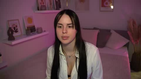 Snapshot of savvage_play chatting on 02.10.25 Naomi online show from 02.10.25