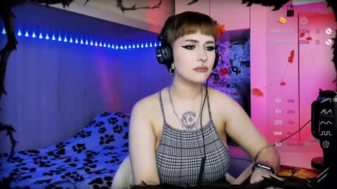 pronoun she. name Mary. age 21. online show from 12.11.24