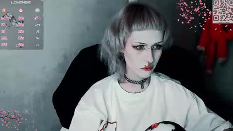 pronoun she. name Mary. age 21. online show from 11.22.25