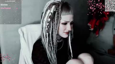 pronoun she. name Mary. age 21. online show from 11.29.25