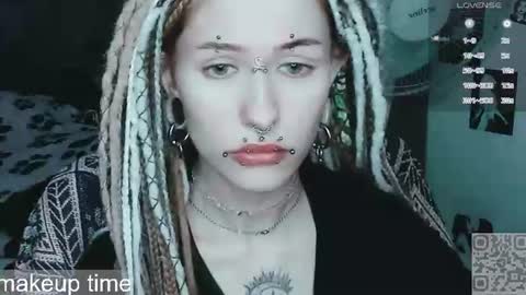pronoun she. name Mary. age 21. online show from 06.11.26
