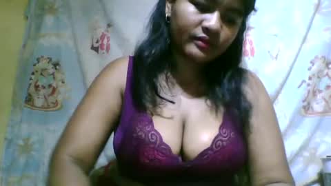 saylla1 online show from 11.04.25