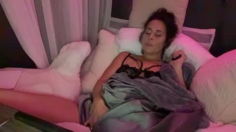 Snapshot of sayplsgdgrl chatting on 01.11.25 Good Girls Say Please...and Thank You online show from 01.11.25