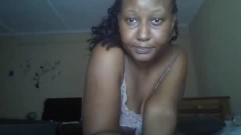 scarlet_25142359 online show from 10.04.25