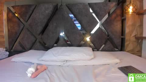 scarlet__jones_ online show from 10.04.25