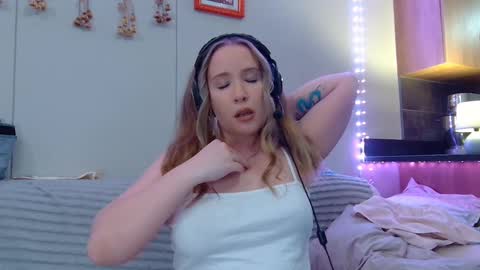 Scarlet Carnal -  online show from 03.09.25