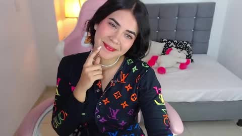 scarlet_dream10 online show from 01.15.25