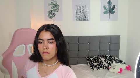 scarlet_dream10 online show from 01.20.25