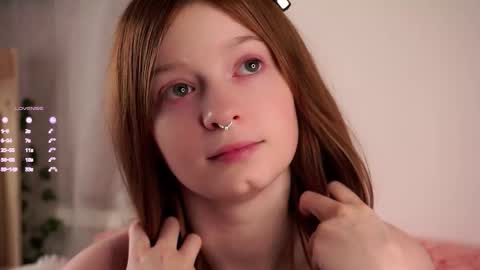 Snapshot of scarlet_fever10 chatting on 10.12.25 scarlet_fever10 online show from 10.12.25