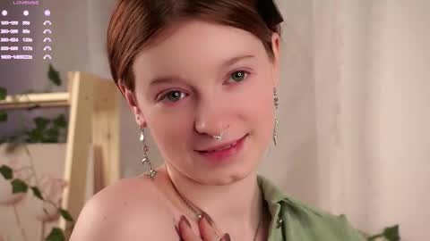 scarlet_fever10 online show from 11.18.25