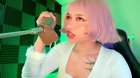 scarlet_gold online show from 10.15.25